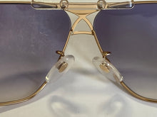 画像をギャラリービューアに読み込む, カザールのサングラスのノーズパッドは調整可能です。