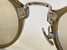 画像をギャラリービューアに読み込む, ADSRのクリングス折れ。この状態はノーズパッドではなく根本から折れています。