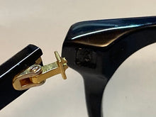 画像をギャラリービューアに読み込む, 埋め込み丁番は外れてしまっても修理が可能です。