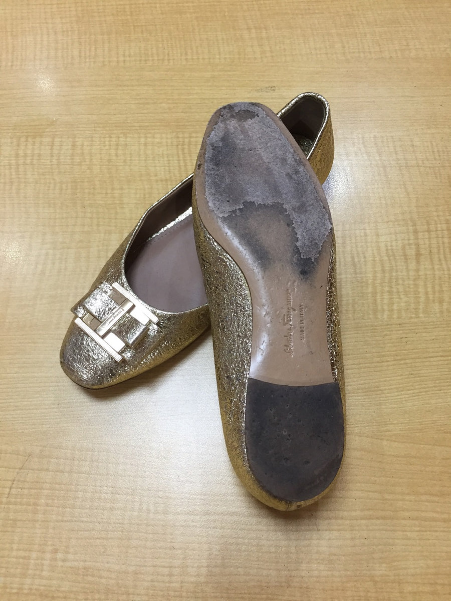 6C　SALVATORE FERRAGAMO　 茶　ソール・リフト交換済み新品 フェラガモ 長財布 財布 レディース ガンチーニ 二つ折り キャラ