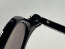 画像をギャラリービューアに読み込む, トムフォードの丁番ネジ紛失