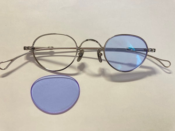 ルノアサングラスのレンズ外れ