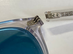オリバーピープルズのテンプル側丁番折れ