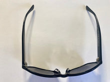 画像をギャラリービューアに読み込む, ポリスサングラスのフレーム曲がり