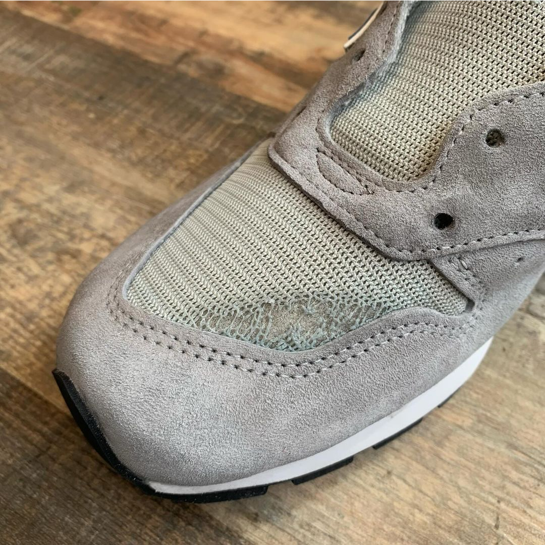 スニーカーメッシュ部破れ修理｜スニーカー定額修理の専門サイト